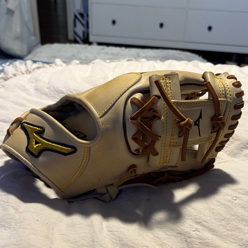 Mizuno GMP2-400s Baseball Glove